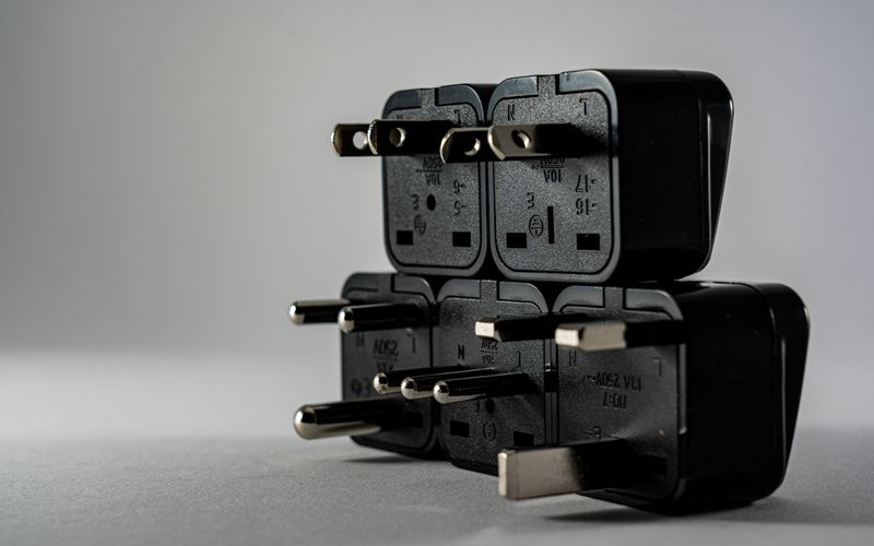 British and Irish three-pin (Type G) mains plugs